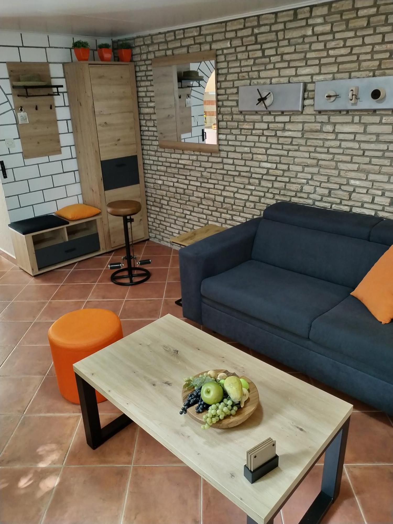 Apartments Popi Кленовица Екстериор снимка
